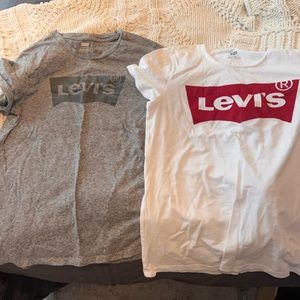 Levi’s short sleeve tops